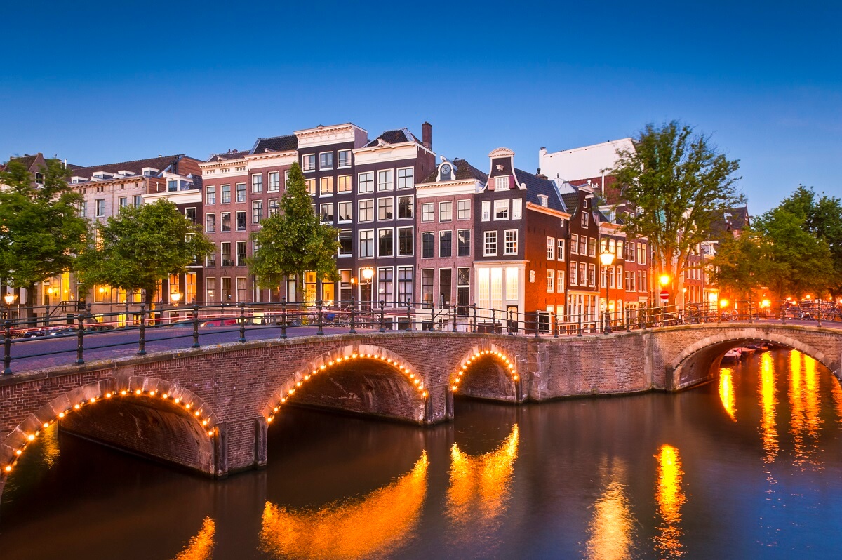 Der Herengracht Kanal entstand im frühen 17. Jahrhundert und ist heute eine der beliebtesten Wohngegenden in Amsterdam