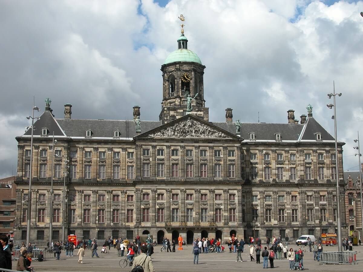 Der königliche Palast (Koninklijk Paleis) darf bei einer Rundtour durch Amsterdam natürlich nicht fehlen