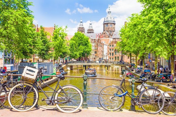 Ein Tag ist zwar nicht viel, dennoch schafft man in der Zei einige Sehenswürdigkeiten in Amsterdam - wir zeigen die wichtigsten