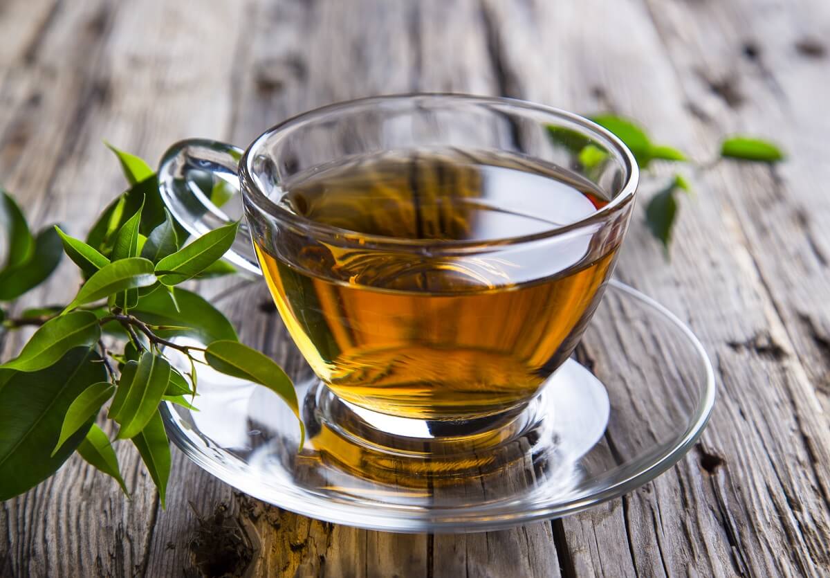 Grüner Tee wirkt entzündungshemmend, unterstützt beim Abnehmen und hält jung
