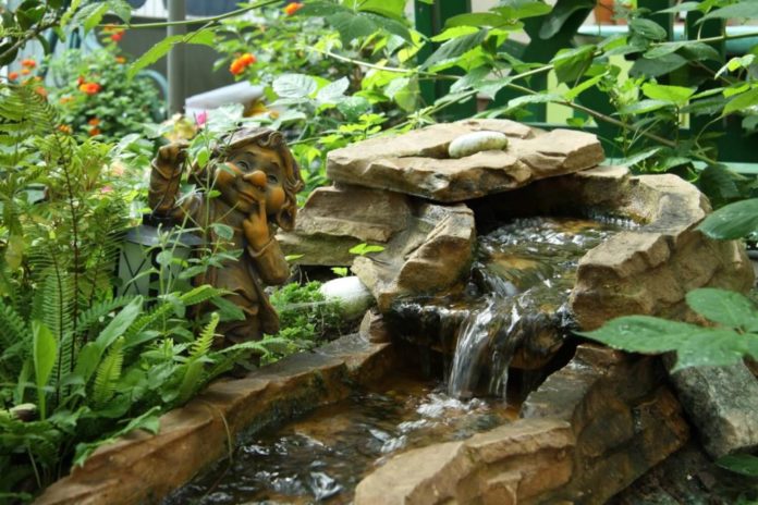 So integrieren Sie den Bachlauf ideal in den Garten So integrieren Sie den Bachlauf ideal in den Garten