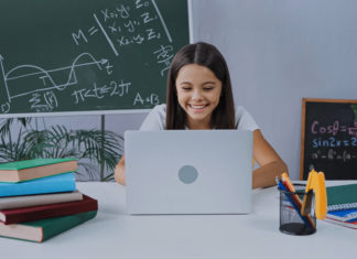 Online-Nachhilfe – Möglichkeiten, Herausforderungen und Anbieter Online-Nachhilfe - Möglichkeiten, Herausforderungen und Anbieter